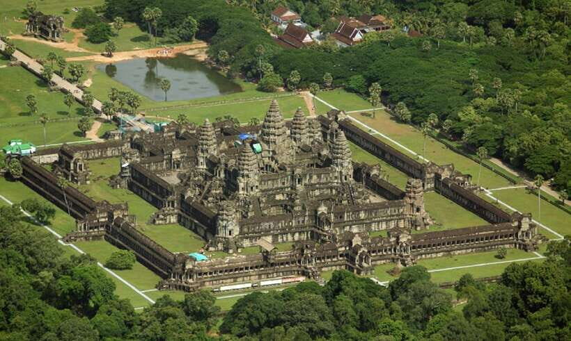 Siem Reap: Private Tour of Angkor Complex - Angkor Wat after lunch: The famous complex up close