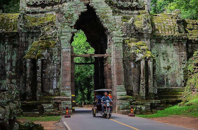 Siem Reap : Private Tuk-Tuk Tour of the Magnificent Temples. - Terrace of the Elephants and King Jayavarman VII’s Stage
