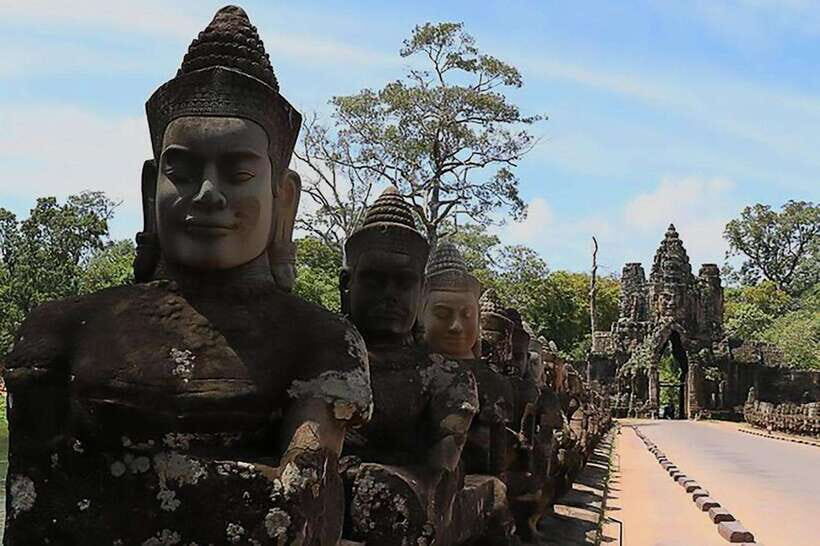 Siem Reap : Private Tuk-Tuk Tour of the Magnificent Temples. - Banteay Kdei: Vegetation-Wrapped Quiet at the End