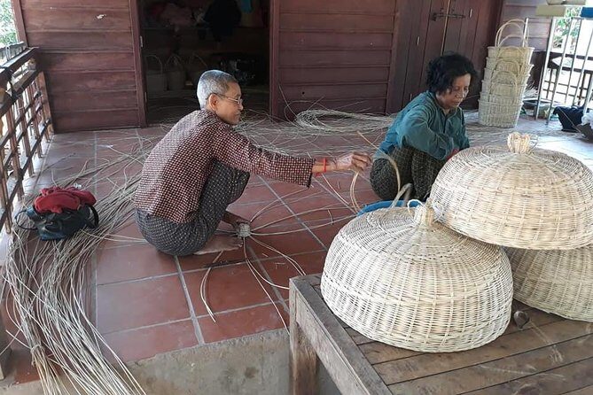 Siem Reap: Silk Farm & Countryside Offbeat Jeep Tour - Rice noodles, bamboo sticky rice, and weaving baskets: the hands-behind-the food