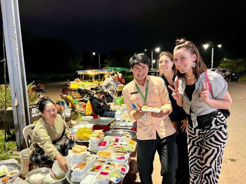 Siem Reap: Small Group Street Food Tour with Tuk-Tuk Ride - Small-group energy with room to breathe