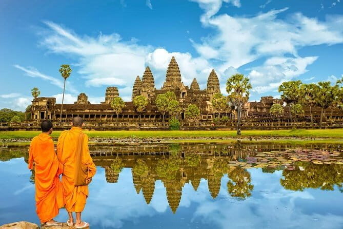 Siem Reap Sunrise Private Tour - Bayon: the smiling faces and the holy mood