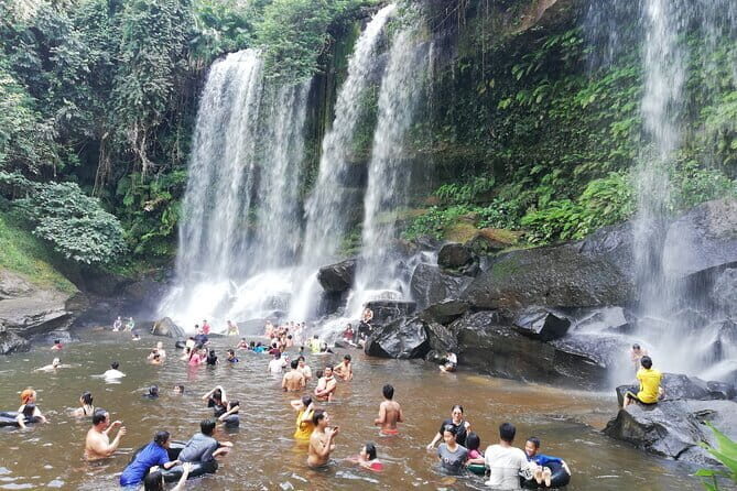 Siem Reap to Phnom Kulen: Waterfalls & 1000 Lingas Tour - Stop 1: The Scenic Start Up to Kulen Hill
