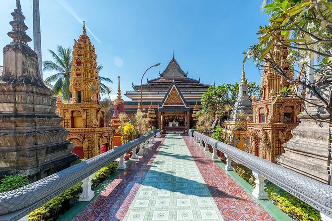 Siem Reap Walking Tour: Landmarks & Hidden Gems - Meeting at Hard Rock Cafe Angkor, Then Sliding Into Old Market Life
