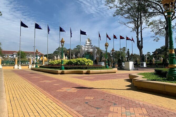 Siem Reap Walking Tour: Landmarks & Hidden Gems - Stop 5: Royal Residence Gardens for Photos, Final Notes, and an Easy Ending Point