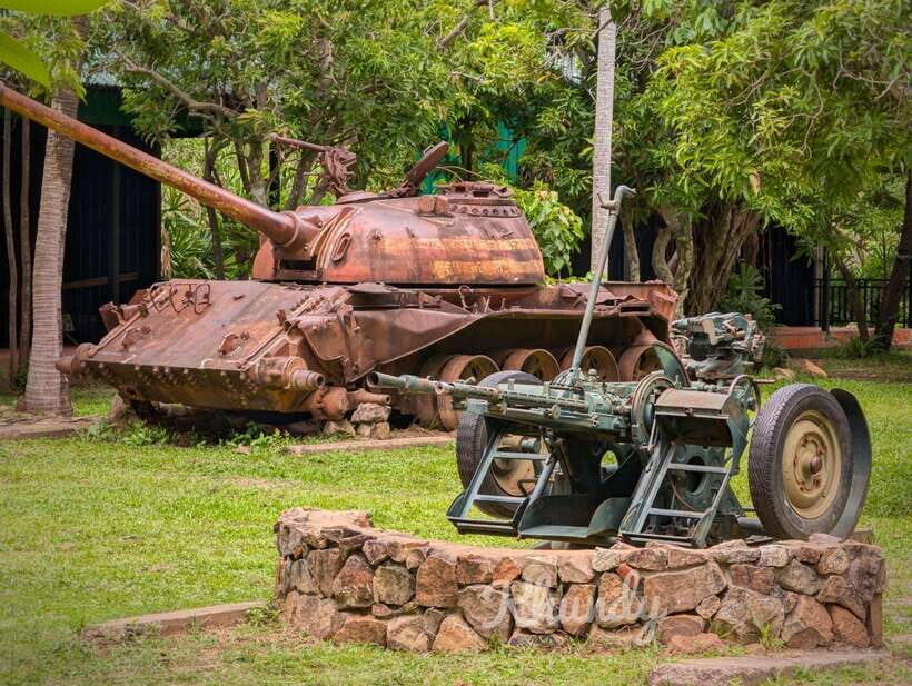 Siem Reap: War Museum included Ticket & Free Round trip - Vehicles not restored: the raw look that makes it feel honest