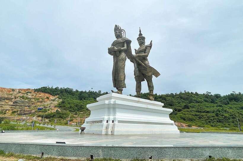 Sihanoukville City Tour for Cruise Passengers with 7 Stops - Wat Krom (Wat IntNhean): A Serene Temple Break With Meaning