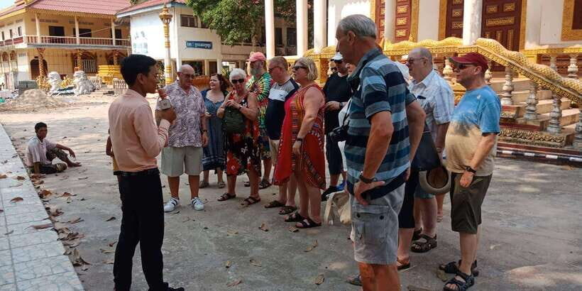 Sihanoukville Full Day City Tour with Transportation & Guide - Wat Krom Pagoda: Khmer Architecture With Golden Buddha Moments