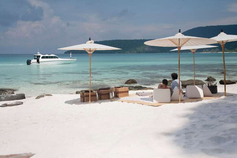 Sihanoukville: Group Shore Excursion from Cruise Port - Independence Monument: Your Orientation Anchor