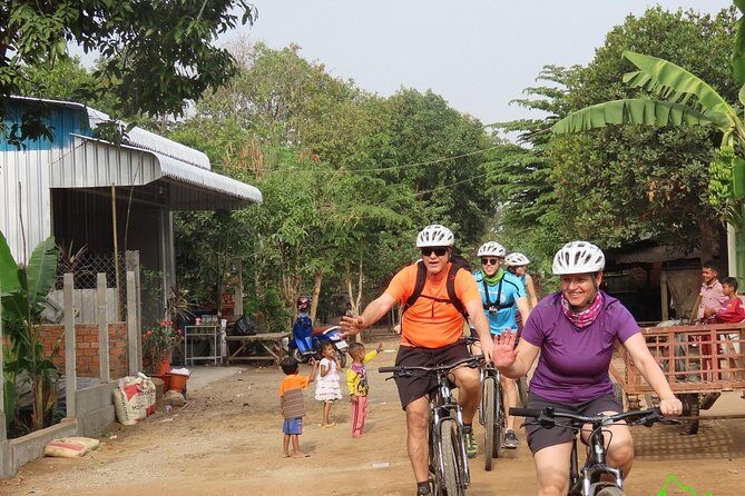 Silk Island Cycling Adventure & lunch with locals - Wat Krapum Pech: Theravada Buddhism in a place you can actually see