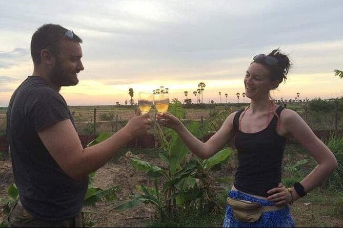 Small Group Countryside Bike Tours, Sunset & Picnic - Cycling through Khmer villages and rice paddies on dirt roads