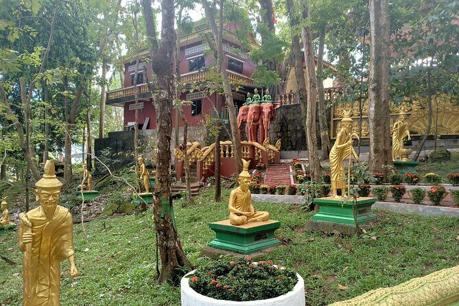 Small Group Sihanoukville Exploration from Cruise Pier - Independence Monument and Wat Krom: Start With Cambodia’s Public Story