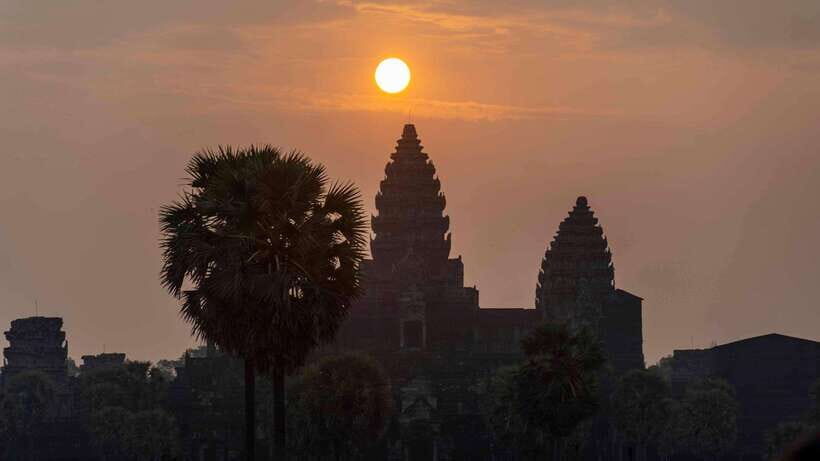 Sunrise at Angkor Wat Temple: 3-Hour Private Tour - Angkor Wat in plain terms: Suryavarman II to City Temple