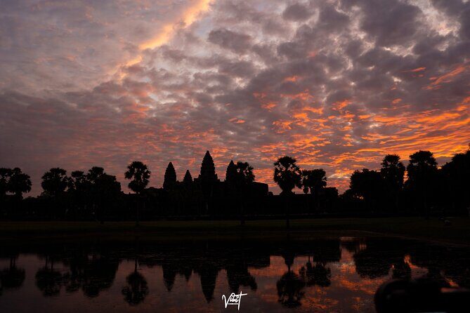 Sunrise Small Group Tour in Siem Reap - Sunrise and the Angkor “quiet window”