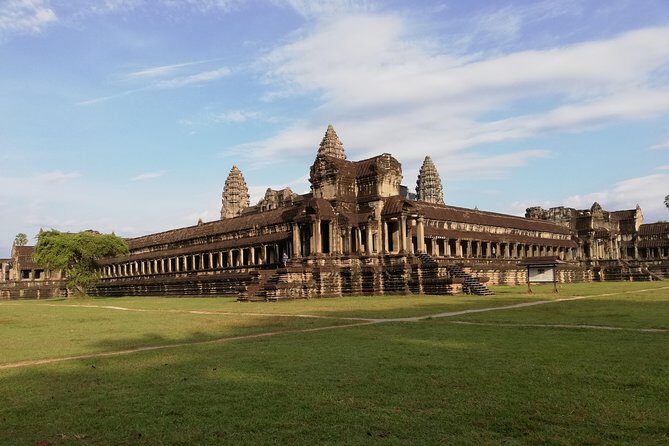 Sunrise Small Group Tour to Angkor Wat Temple - Elephant Terrace: a quick pause that adds context