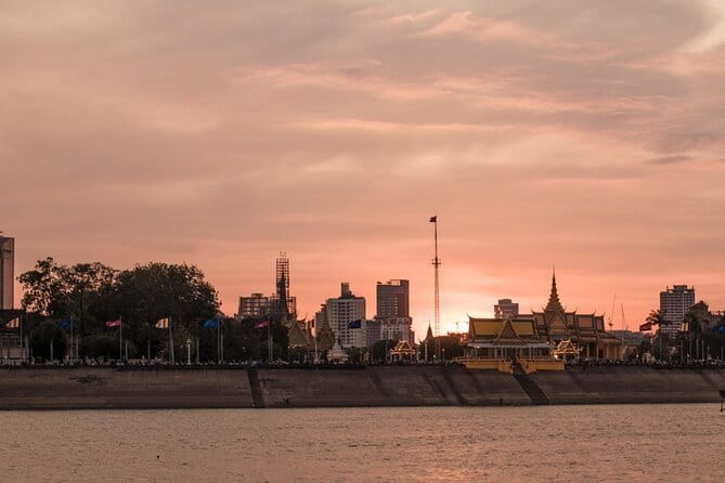 Sunset Cruise on the Mekong with Kanika Boat - After Dark on Tonle Sap: Phnom Penh’s Lights Come On