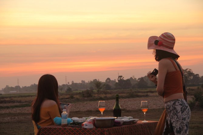 Sunset Dinner at Rice Paddy Fields - Weather and Practical Comfort: What Can Affect Your Evening