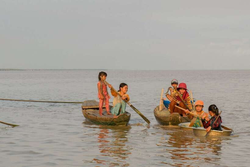 Sunset Dinner Tour: Tonle Sap Lake Floating Village - Lotus farm visit: the flower isn’t just pretty