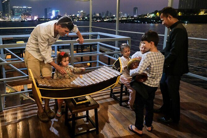 Sunset & Evening Dinner Cruise With One Way Free Pick Up - The confluence moment: where the sunset actually lands