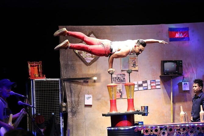 The Cambodian Circus Show and Pub Street Night Market - Your 3-hour plan: dinner chance, 2 hours of show time, then your choice