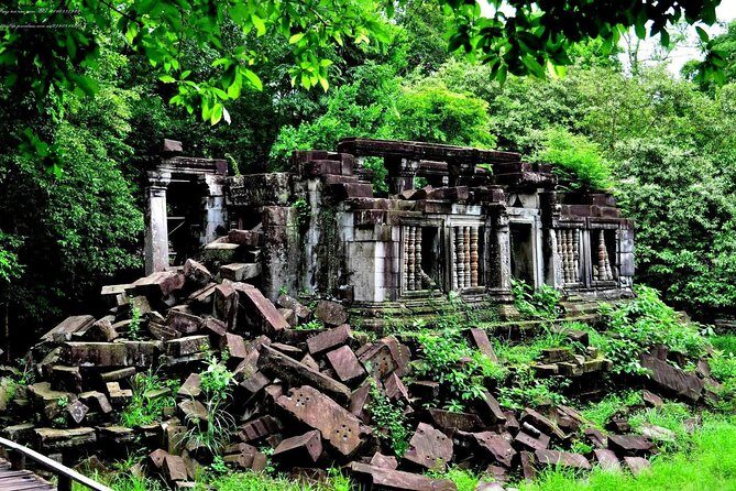 Three-day tour Discovering Siem Reap highlight ,Beng Mealea and Floating Village - East Mebon and Neak Pean: smaller stops with strong visual ideas