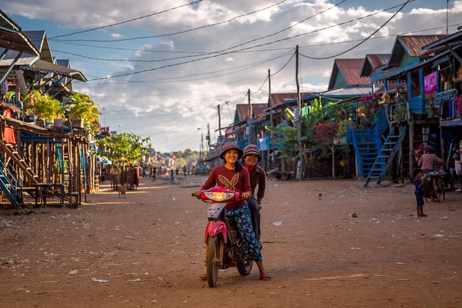 Tonle Sap Lake and Kampong Phluk Village Private Half Day Tour - The boat ride on Tonle Sap Lake: where the season changes everything