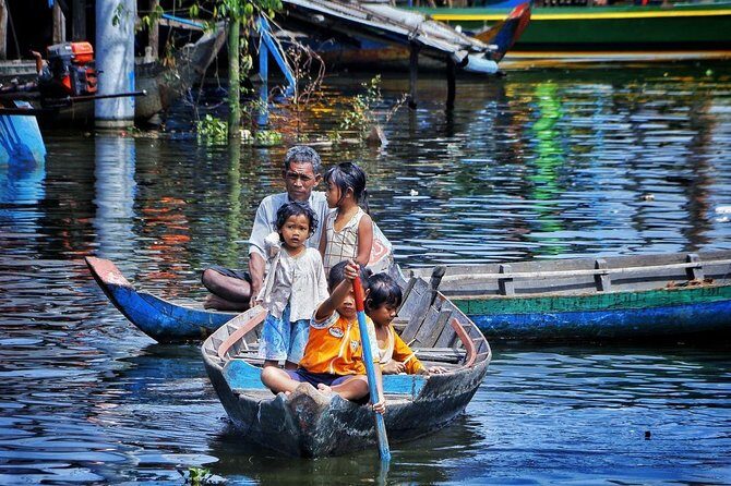 Tonle Sap Lake & Kampong Phluk Village Half-Day Tour - The local market stop: why food and fish matter here