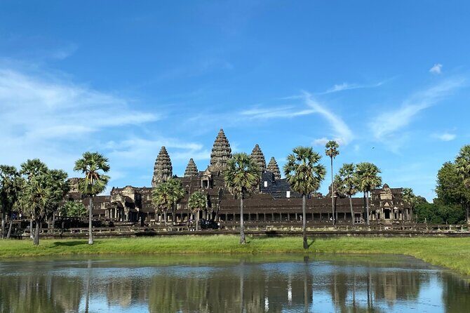 Transfer from Siem Reap Airport to Hotels in Siem Reap - The ride to Siem Reap: comfort, AC, and handling traffic