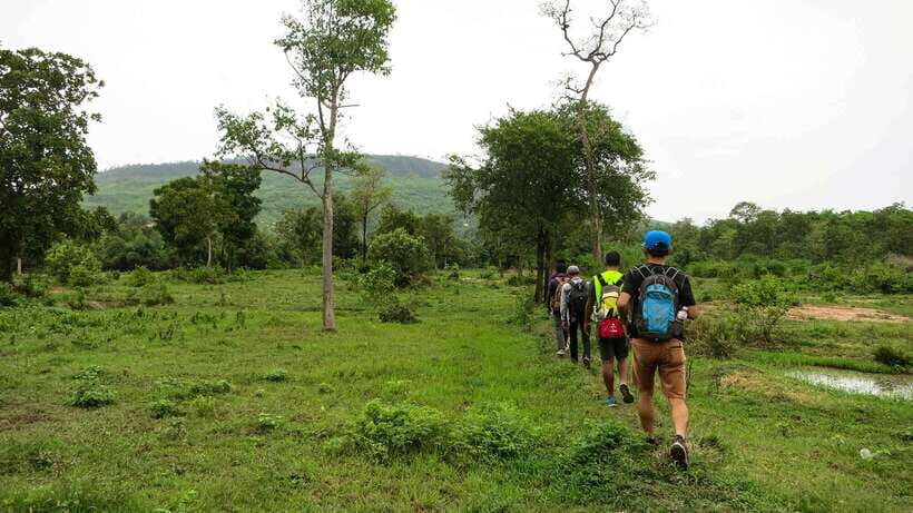 Trekking Tour at Phnom Kulen National Park from Siem Reap - Lunch break and the Preah Dak Market stop