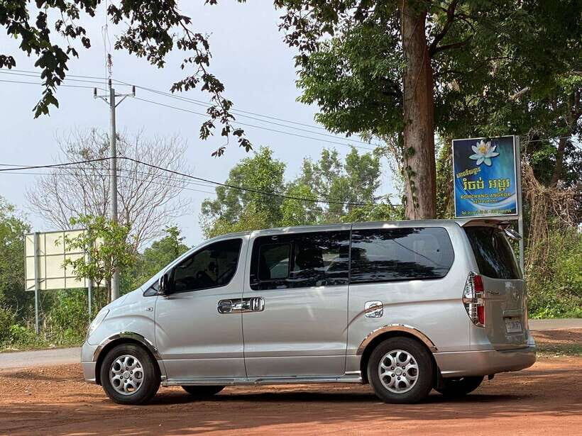 Trusty Tuk Tuk - Bayon: wrapping the circuit with meaning
