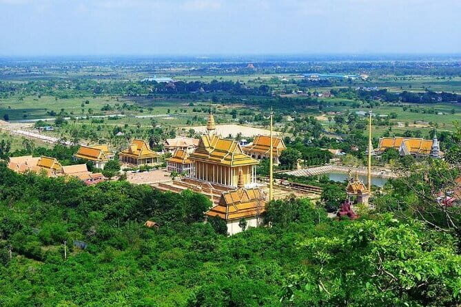 Udong Historical Site Tour - Vipassana Dhurak Buddhist Centre: meditation and monk blessing