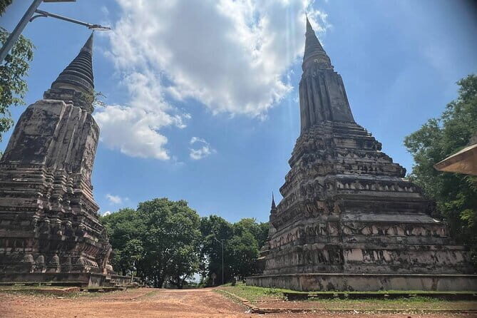 Udong Old Capital Tour - Royal Tomb Stops: Elephant Samporn to Four-Face Prom