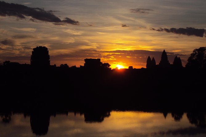 Unveiling 2 Days Private Angkor Wat/Beyond In Sunrise/Sunset Tour - Who this private Angkor Wat sunrise and sunset tour fits best
