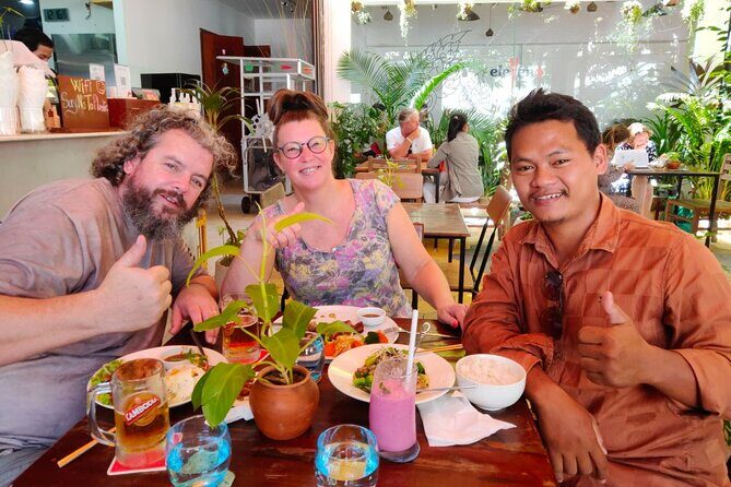 Visit 9 Places in 3 Hours by Private Tuk-Tuk - Phnom Penh Night Market and the Cambodia-Vietnam Friendship Monument
