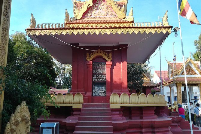 War Museum, Killing Field and Floating Village ( Kampong Phluk) - War Museum Cambodia: vehicles and weapons, plus the human angle